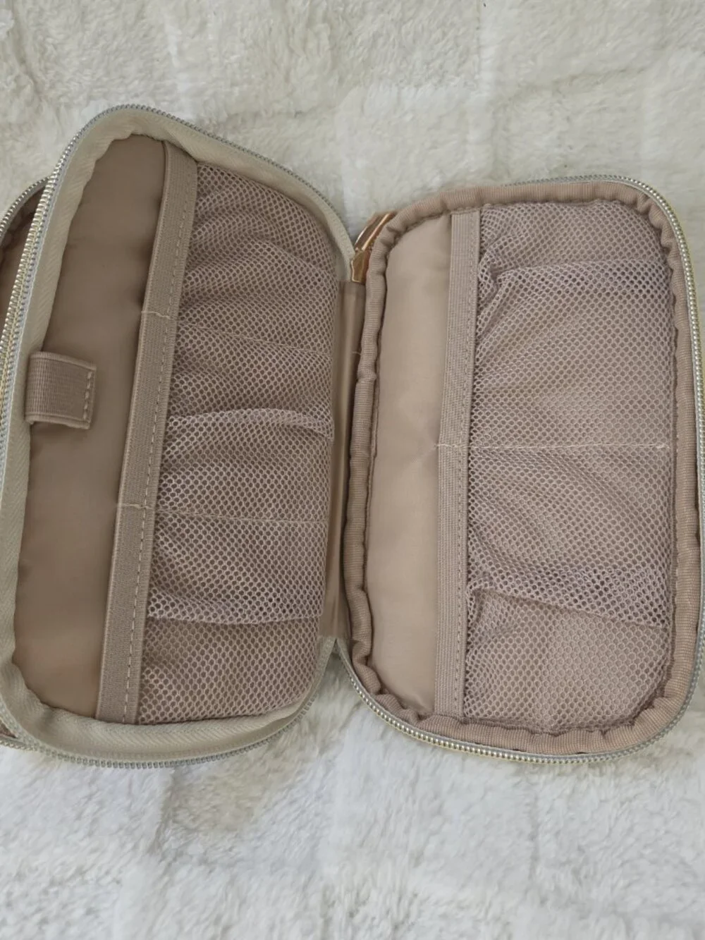 BAGSMART Electronic Cord Organizer, Travel Bag Case, Double Layers, Beige, NWT